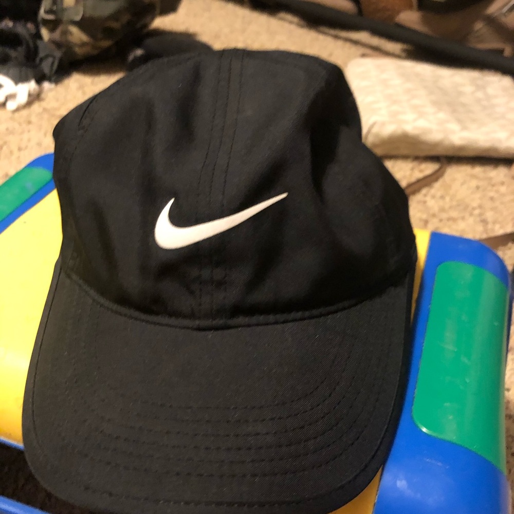 Black and white Nike Dri-fit golf hats NWOT